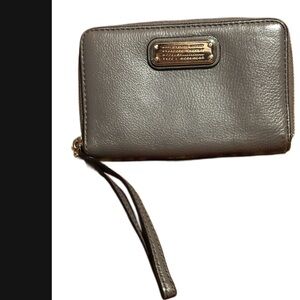 Marc Jacob’s gray leather wallet clutch silver hardware